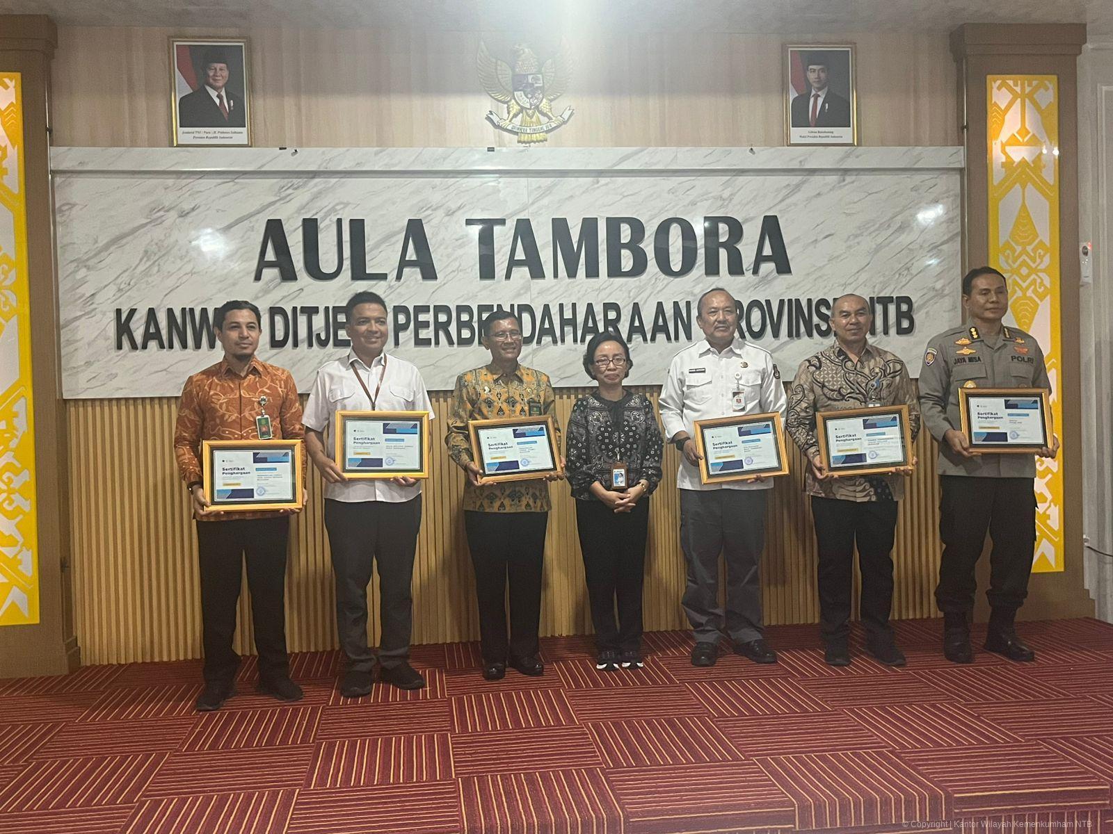 Kanwil Kemenkumham NTB Raih Penghargaan Terbaik Penyusunan Laporan Keuangan
